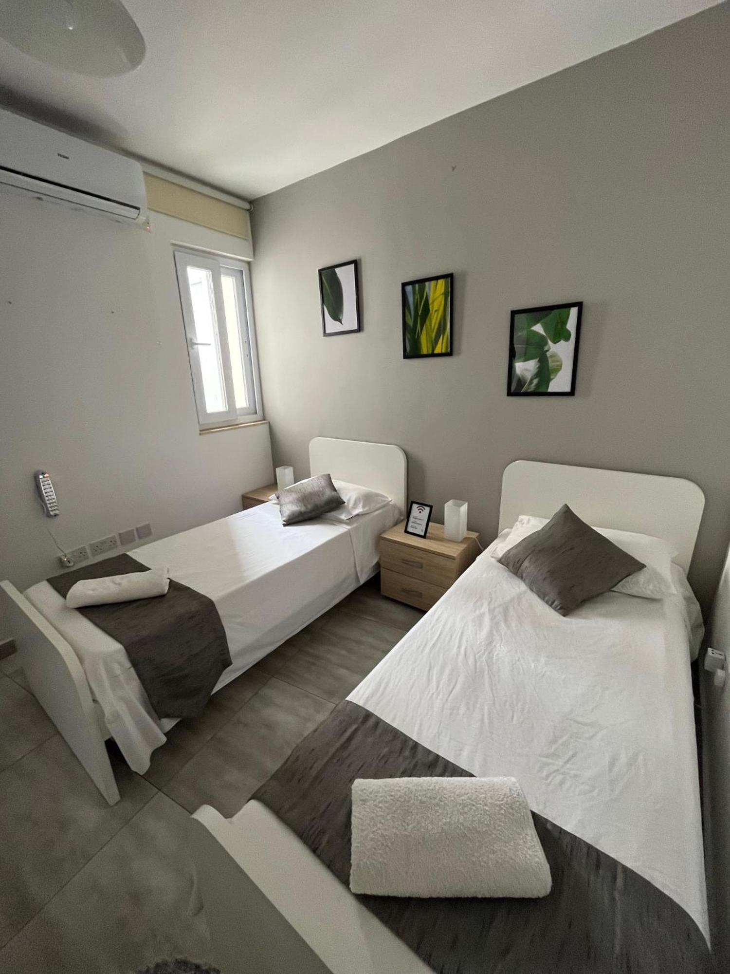 F3 Room 2, Private Room Two Single Beds Shared Bathroom Msida Exterior foto